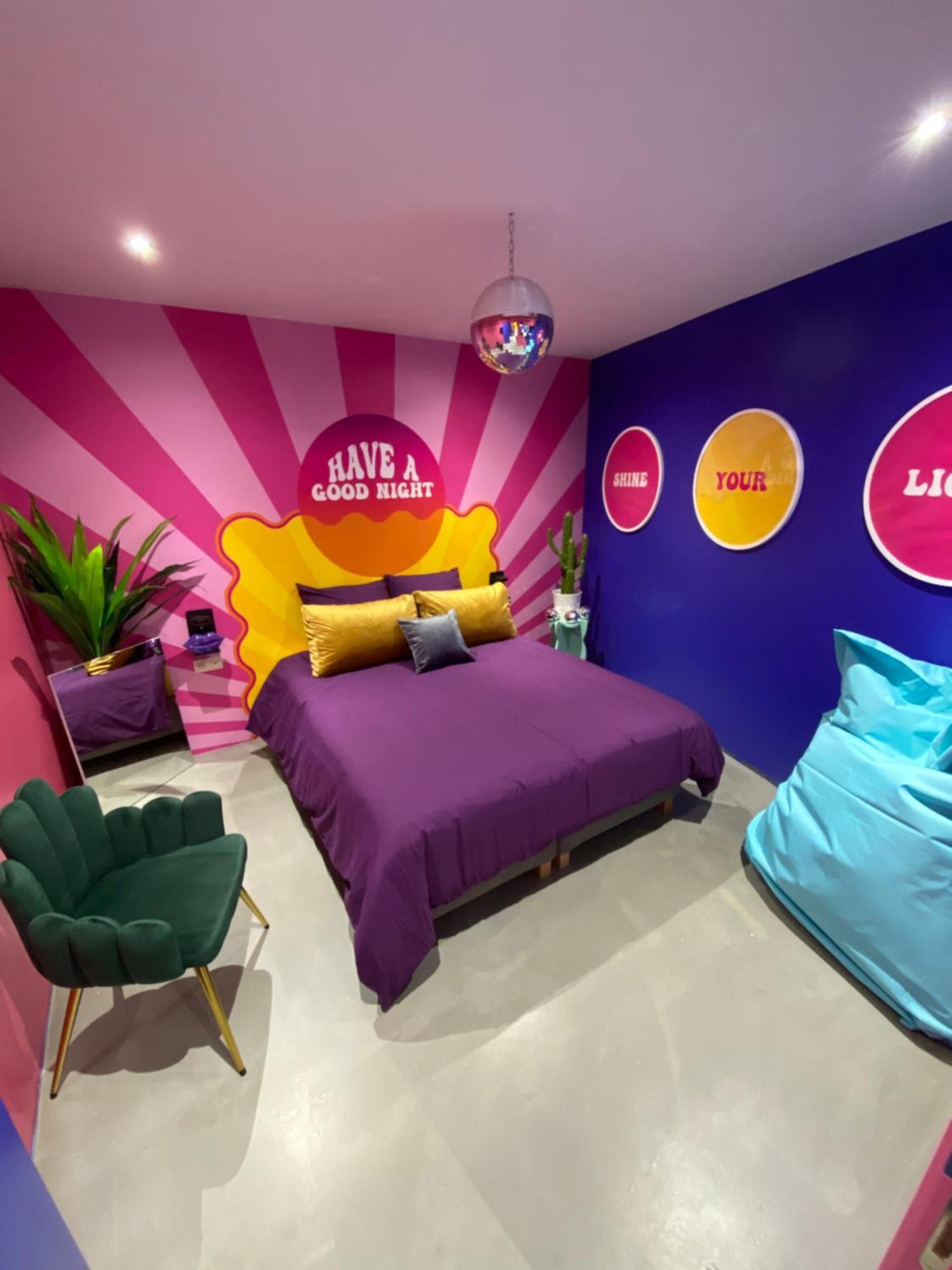 Capsule Boogie-Woogie - Jacuzzi - Sauna - Billard - Jeux - Ecran Geant - Filet Suspendu - Netflix La Louvière Exterior foto